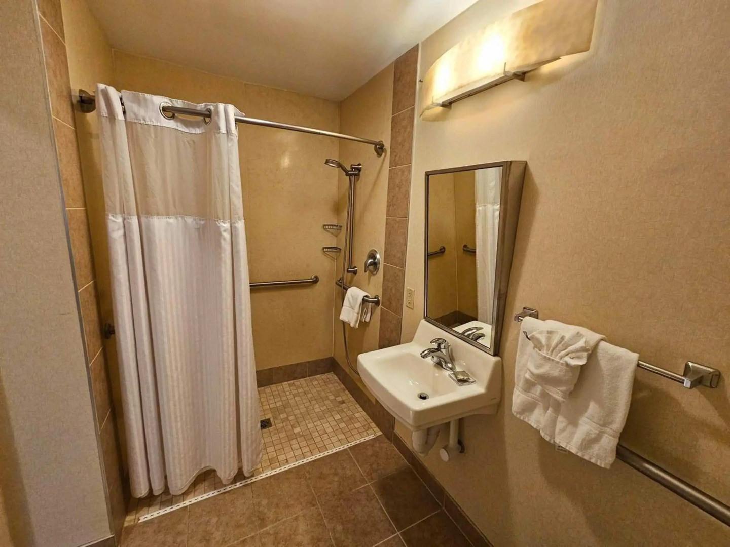 Radisson Hotel Freehold