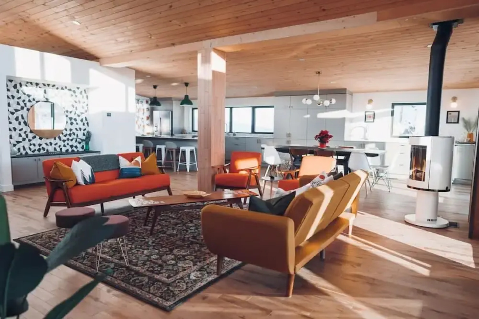 Lakeview Mid Century Luxury Cottage Citq 311414