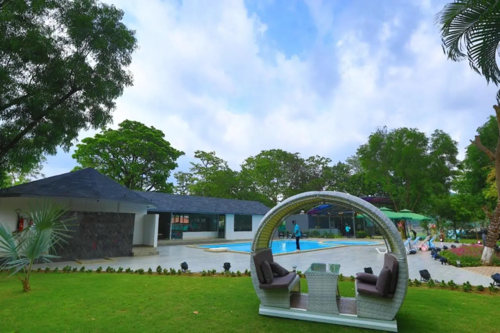 White Feather Resort Kauncha