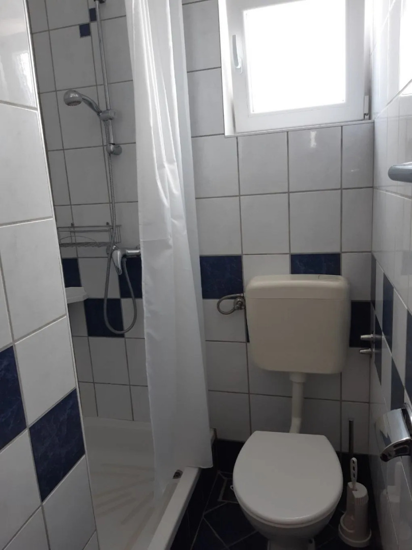 Apartment Mario - afordable & close to center: A2 Pirovac, Riviera Sibenik