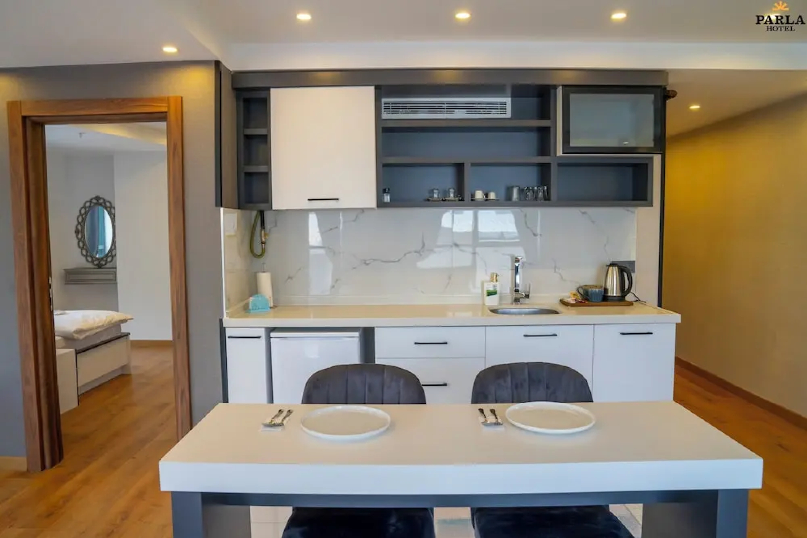 Parla Suite Hotel