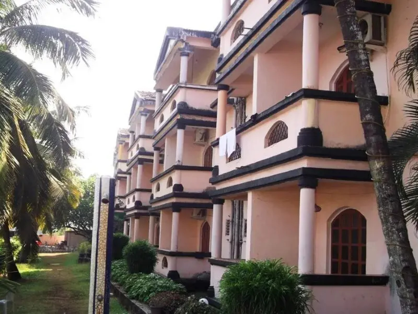 Maizons Lakeview Resort