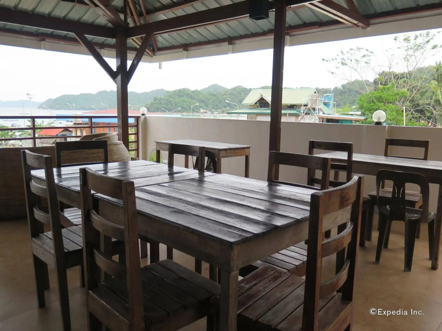 Dayunan El Nido Tourist Inn