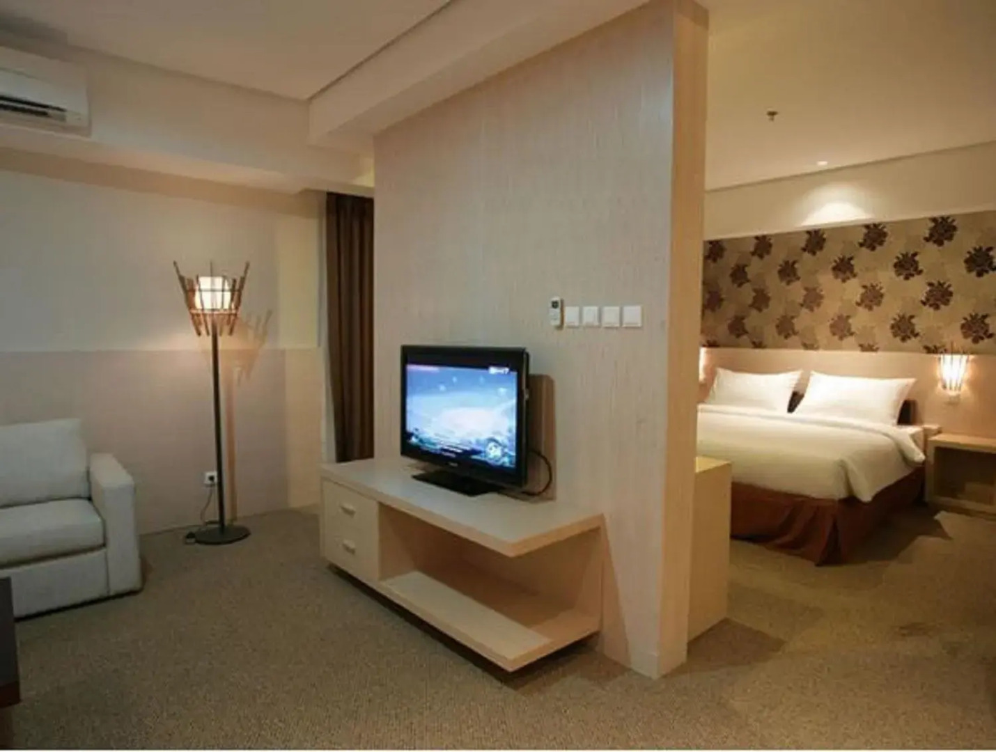 Horison Ultima Ratu Serang