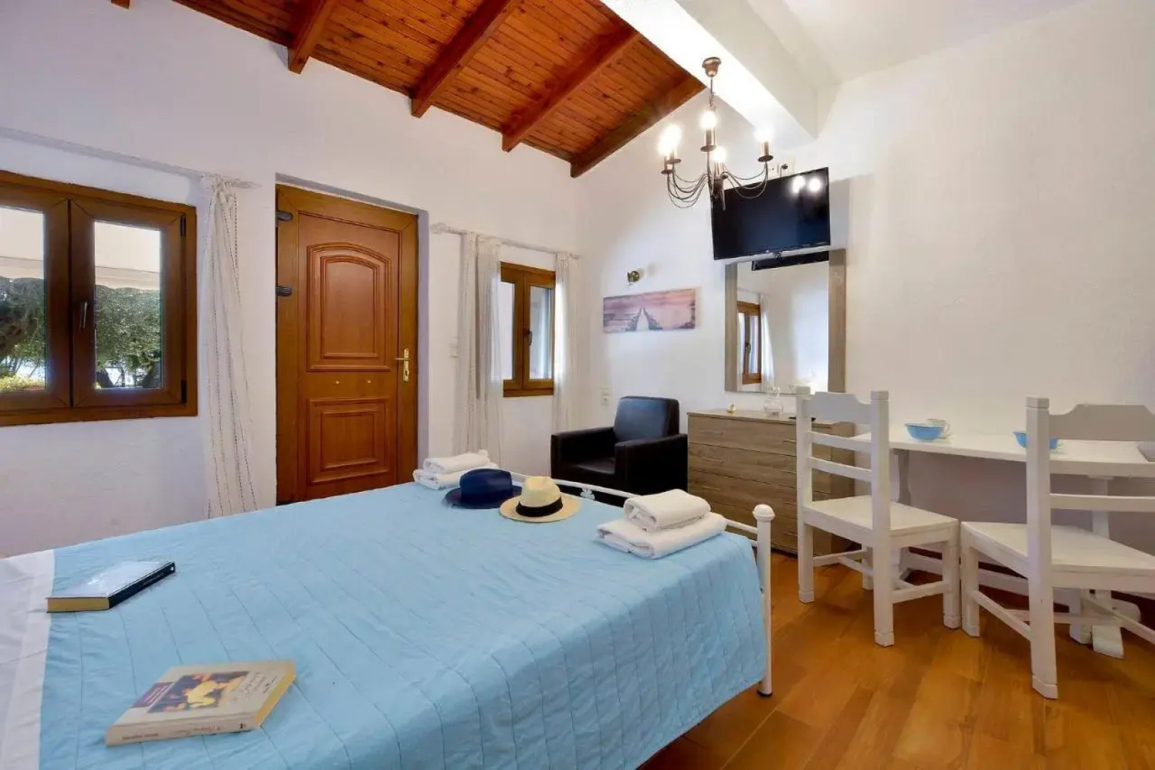 Renata Rooms & Studios