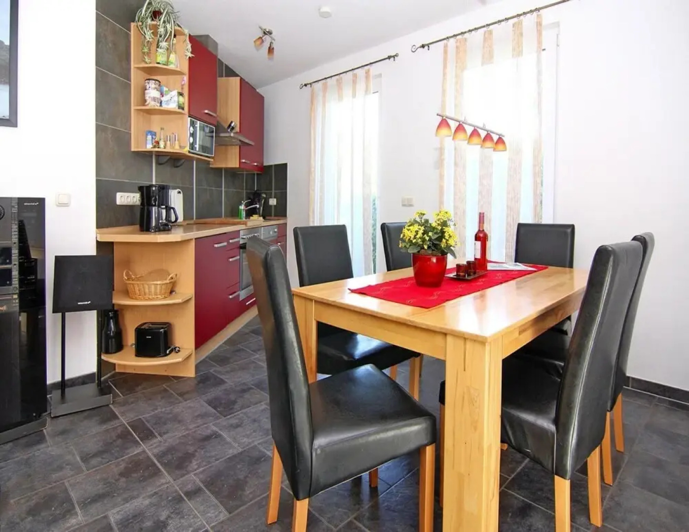 Doppelhaushaelfte am Hafen von Neuendorf