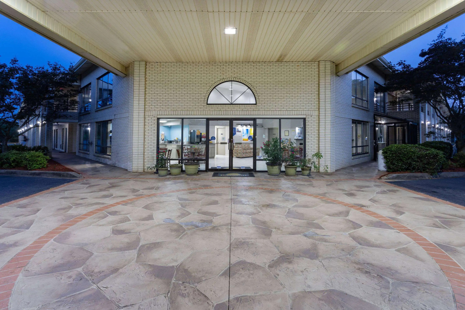 Days Inn by Wyndham Spartanburg Waccamaw