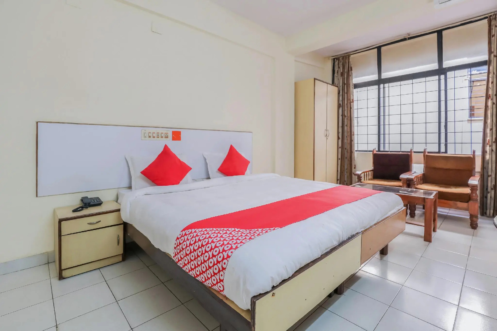 OYO 23083 Hotel Hindustan Deluxe