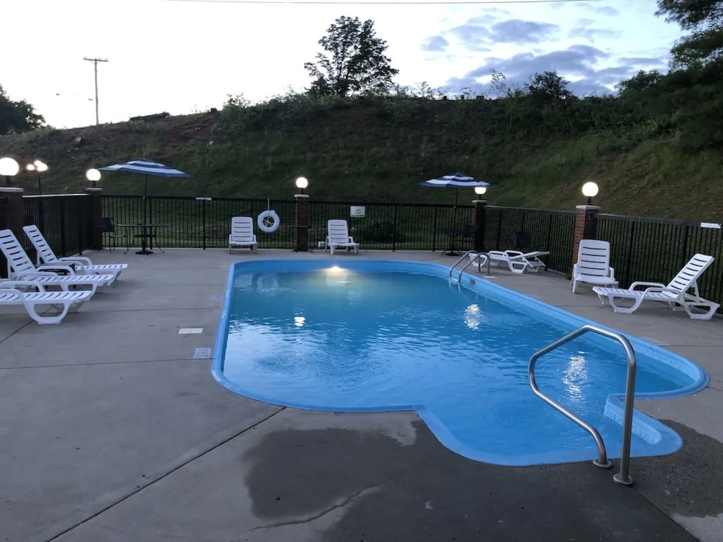 The Tompkinsville Inn