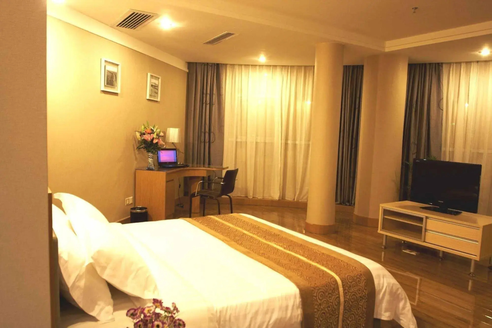 Zhanjiang Jinrun Holiday Inn
