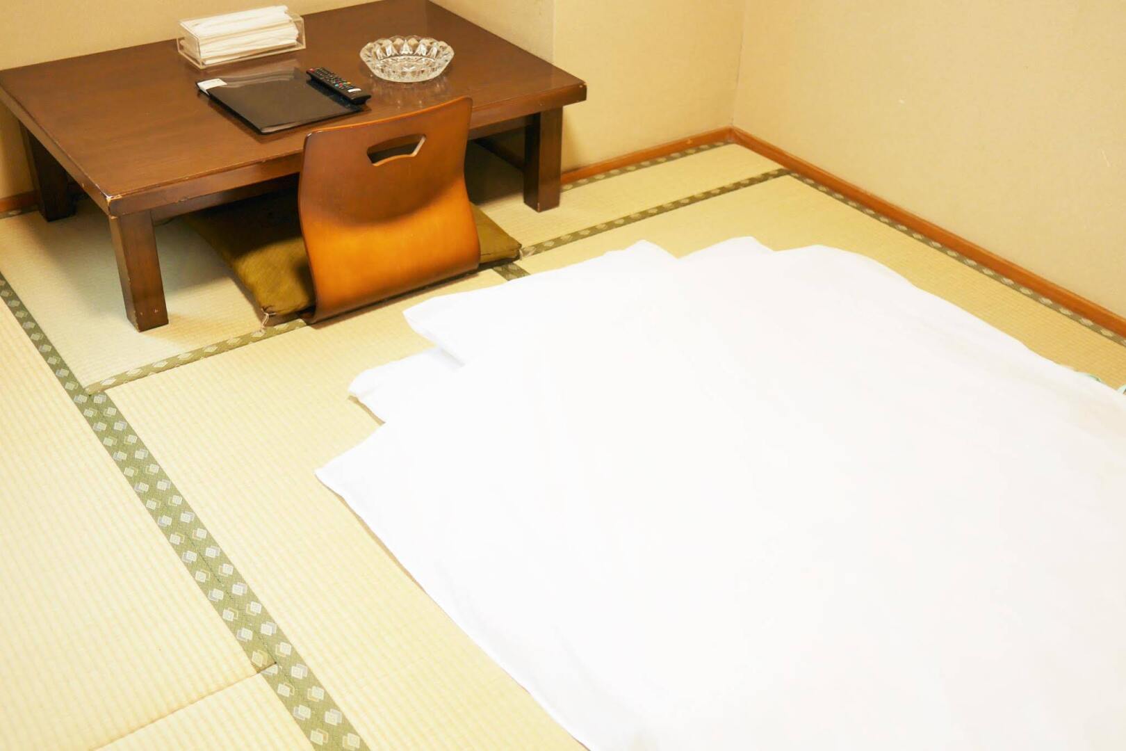 Hiroshima Peace Hotel - Hostel