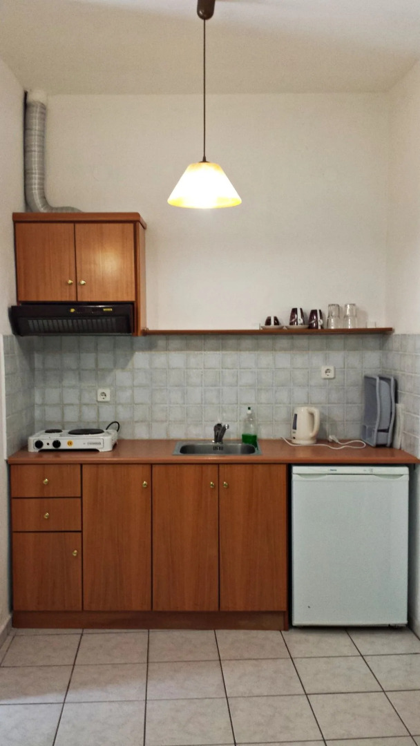 Studios & Apartments Efrosini