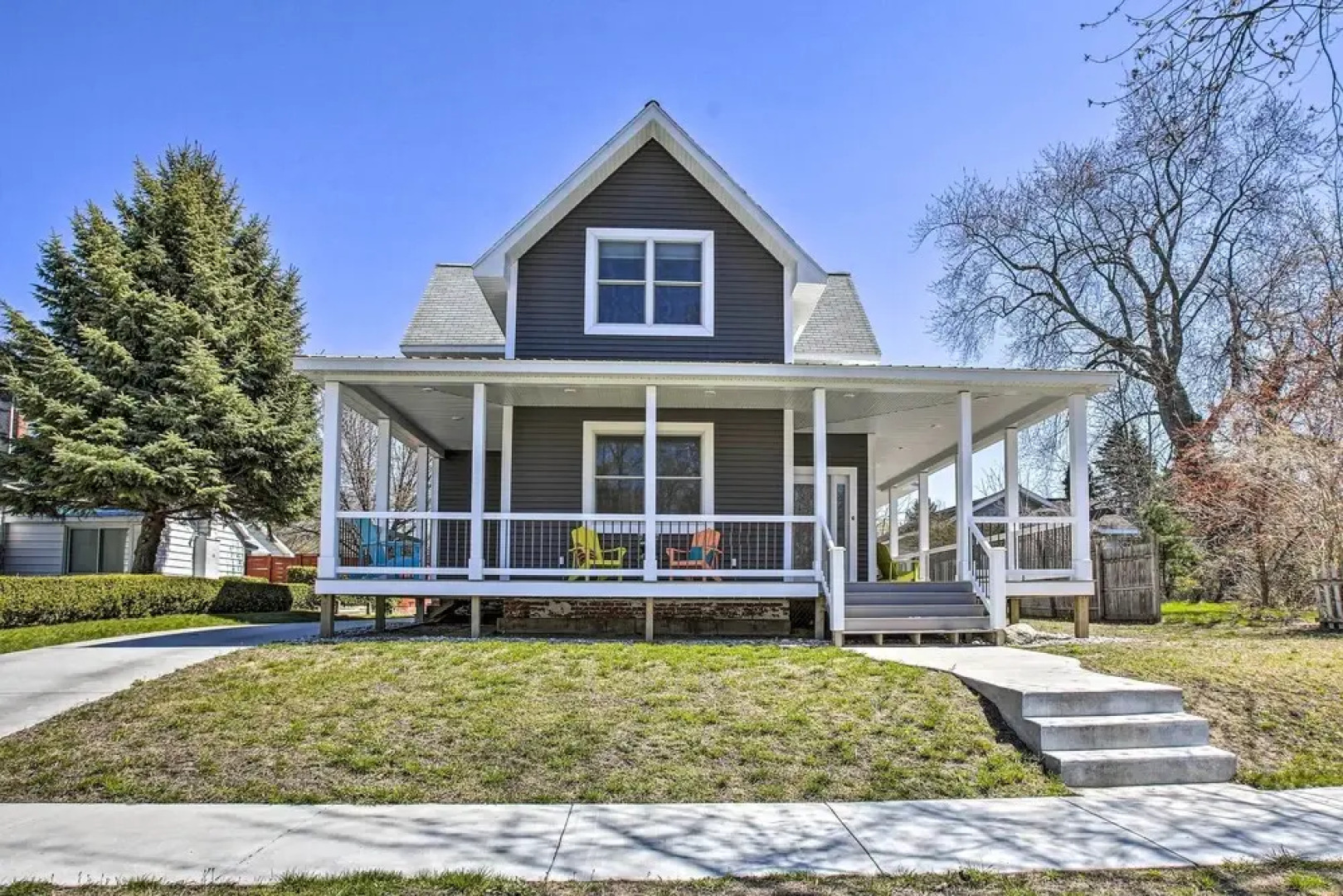 Dtwn Ludington Apt w/ Fire Pit: Day Trip to Slopes