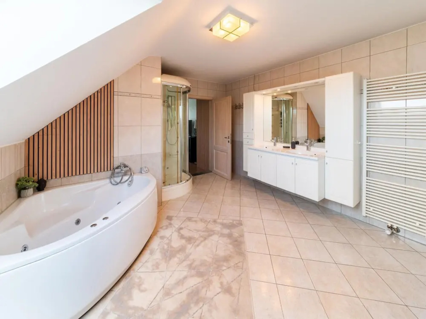 Holiday Home With Indoor Swimming Pool