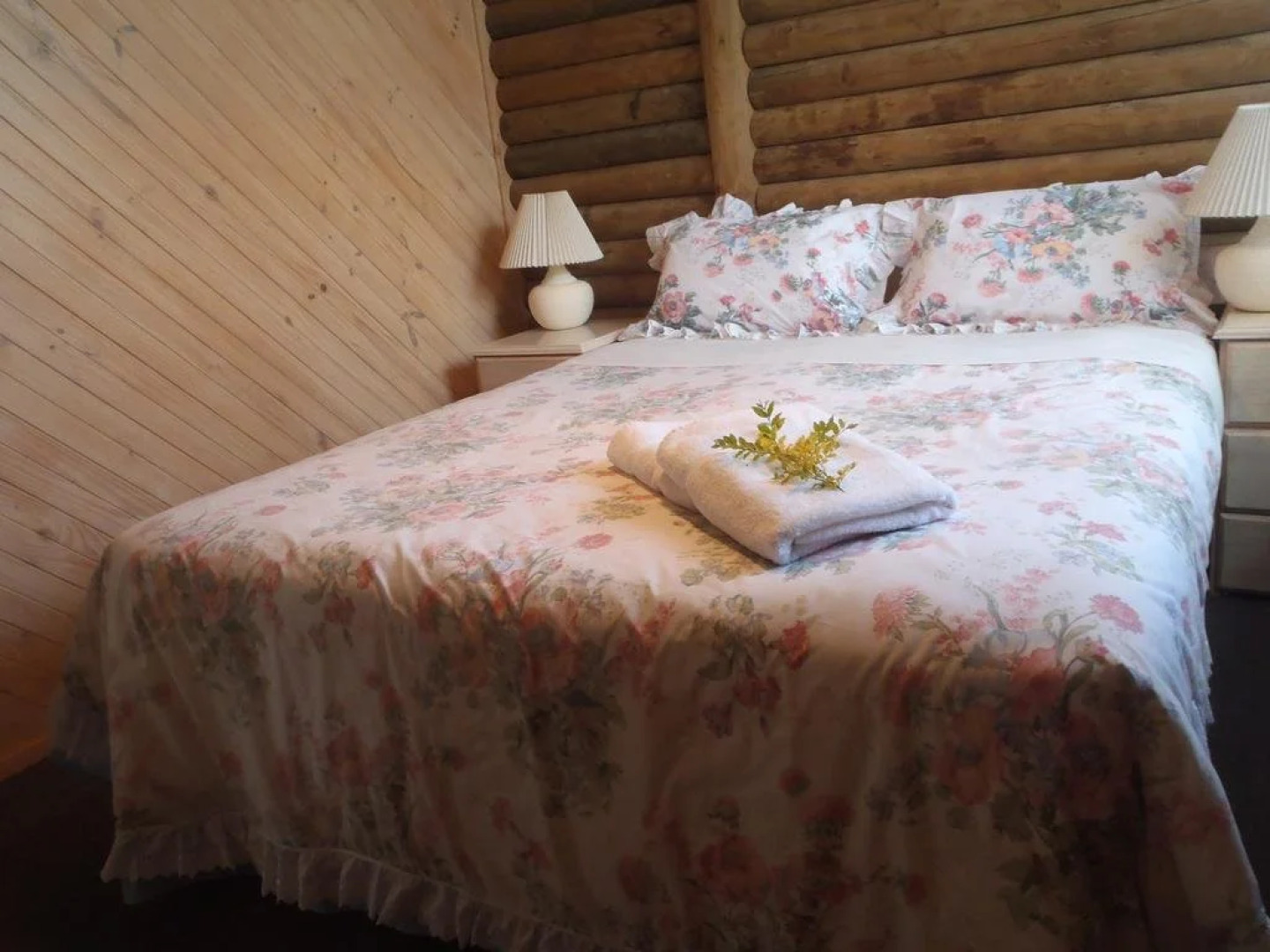 Lazy Acre Log Cabins