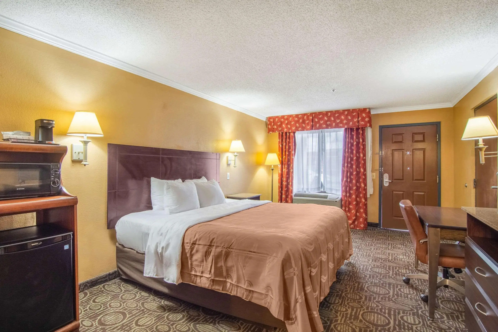 Quality Inn & Suites Ft. Jackson Maingate