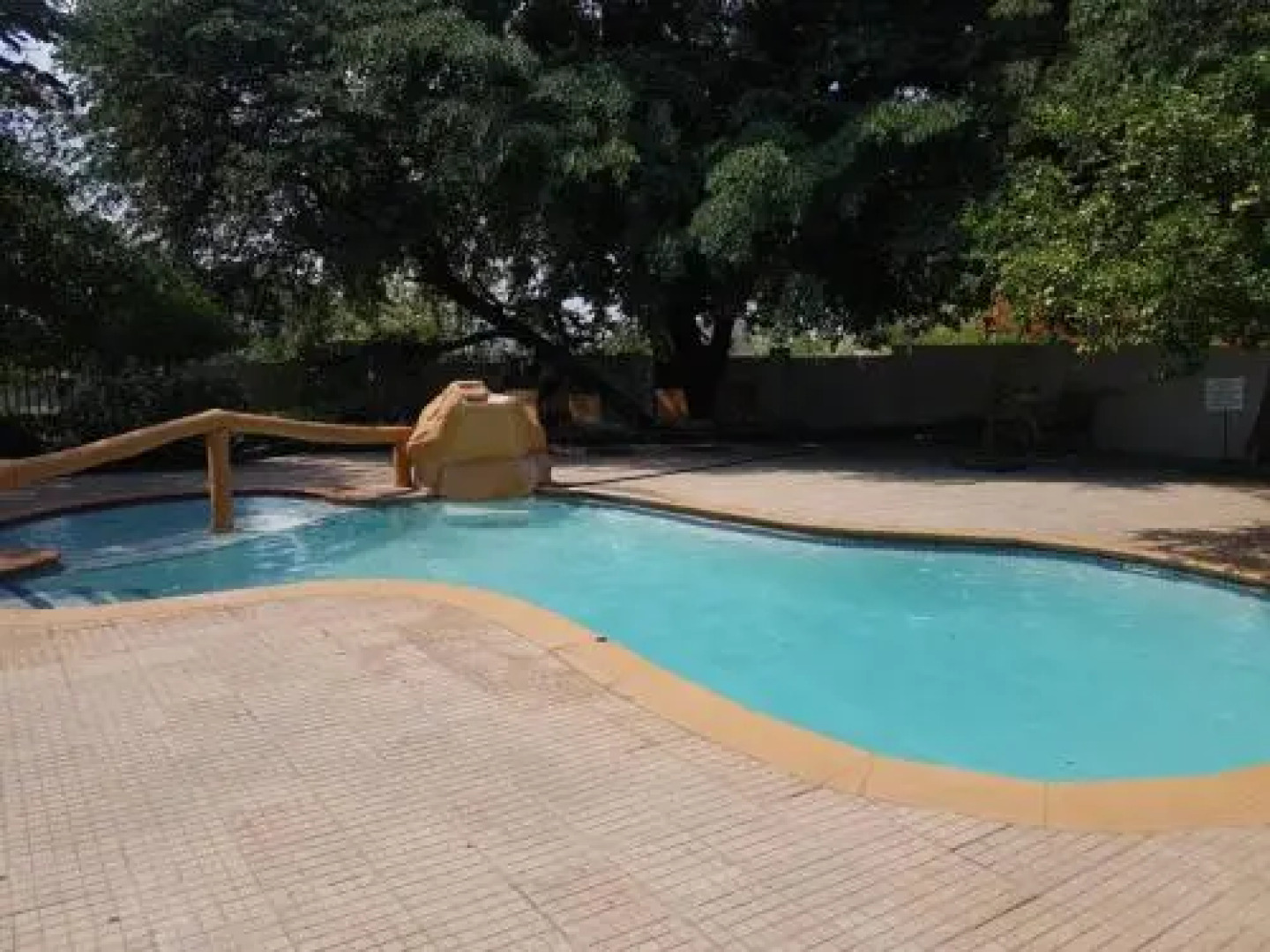 Chapa Classic Lodge Nehru Way