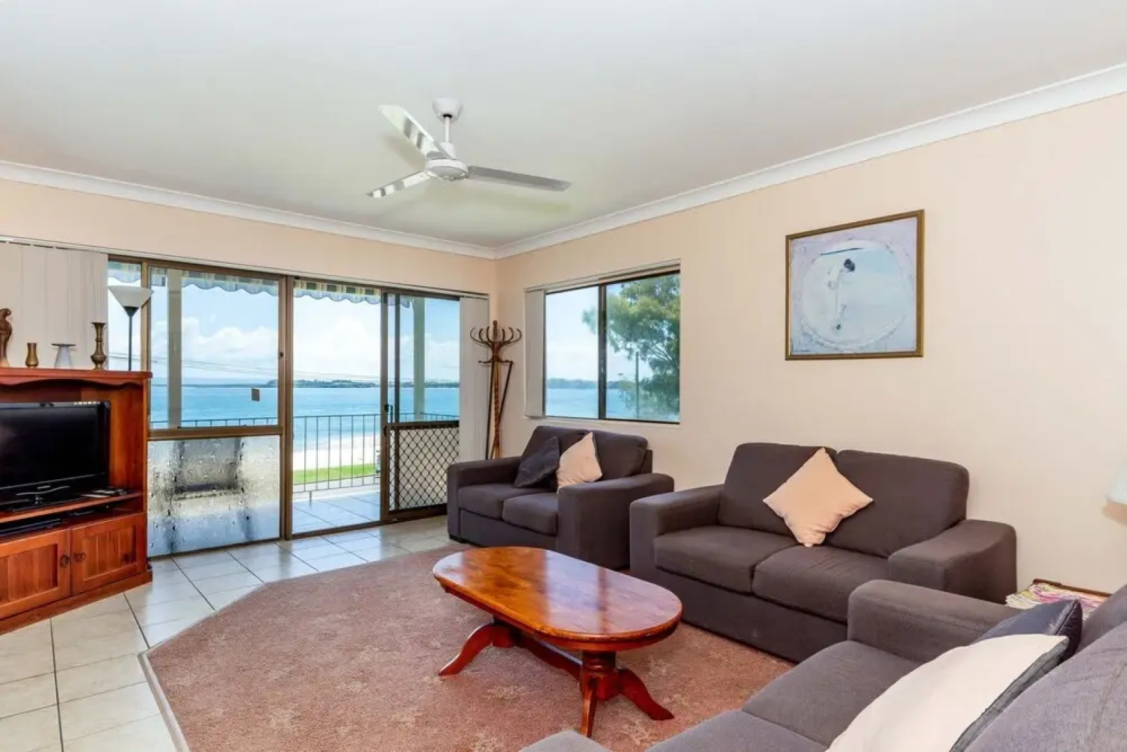 Water Views - Top Floor -Clearview Apartments South Esp, Bongaree