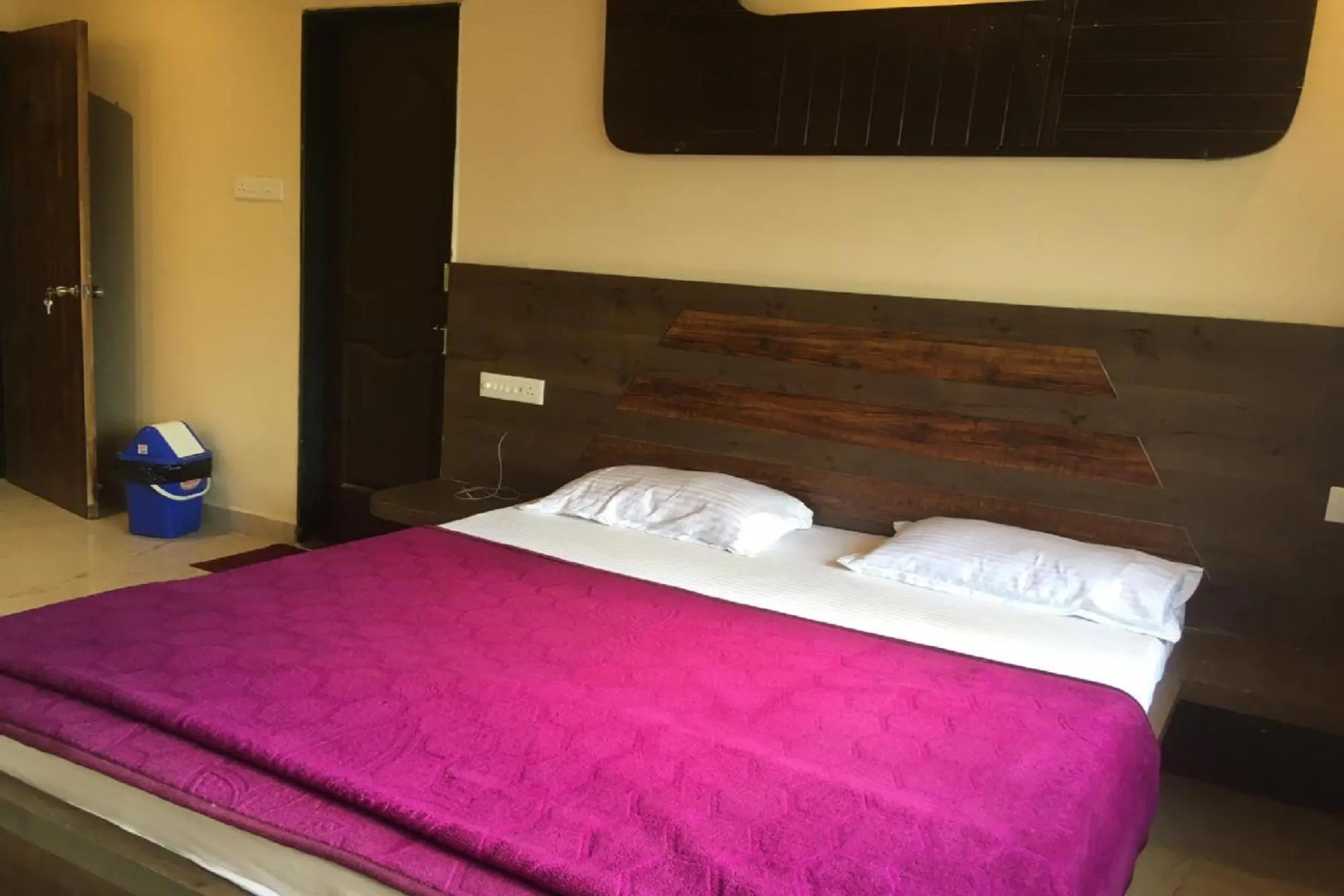 OYO 82156 Shivanand Executive