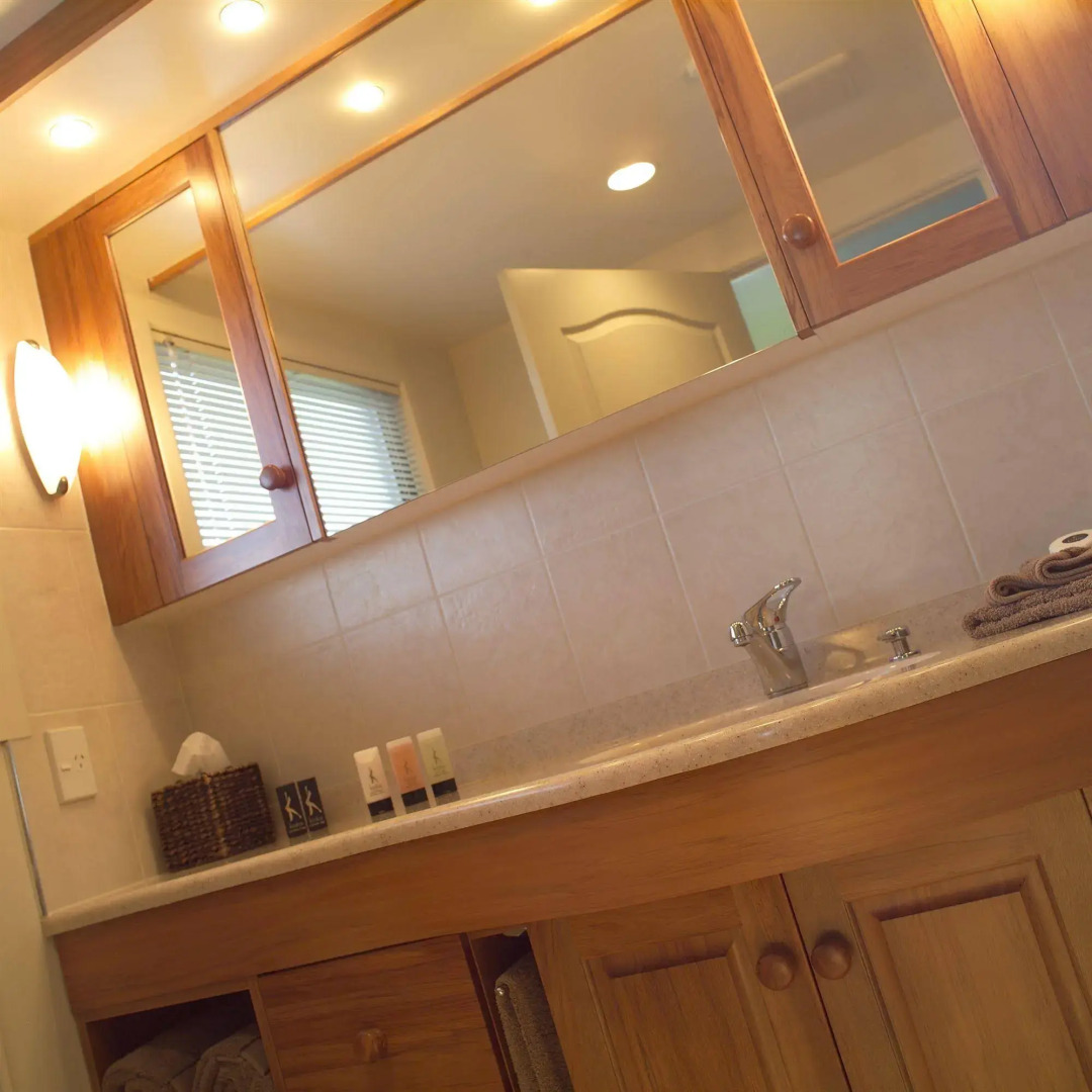 Nicara Lakeside Lodge