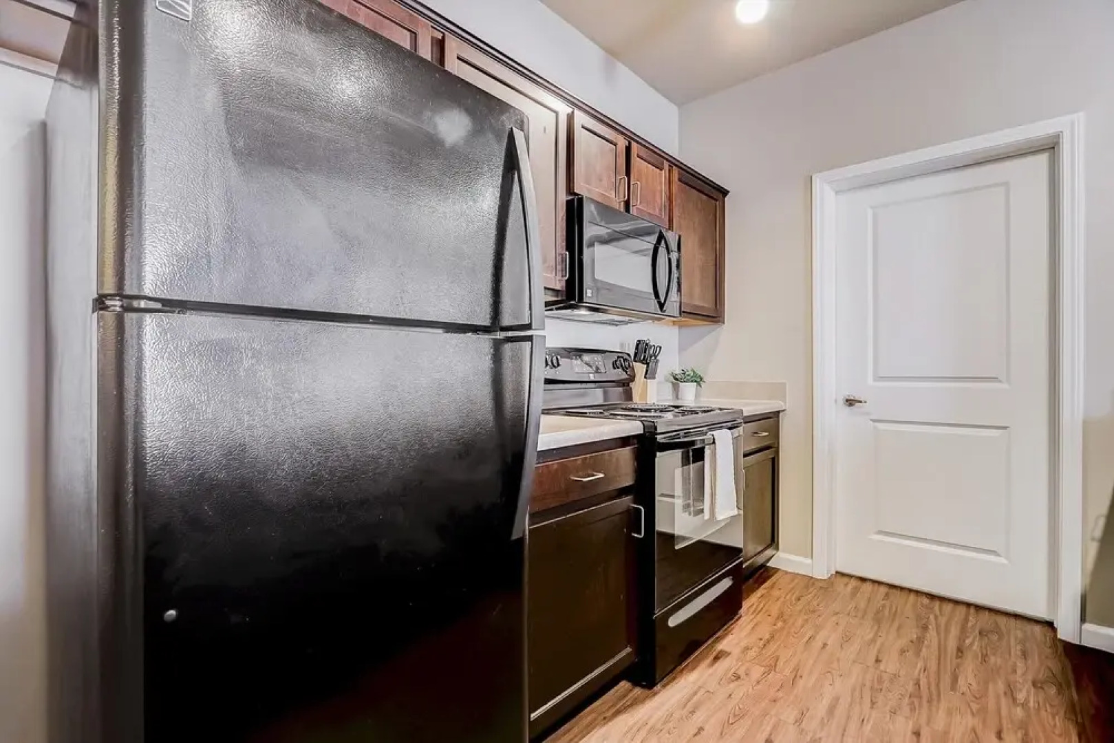 FRONTDESK University Edge Notre Dame Apts South Bend