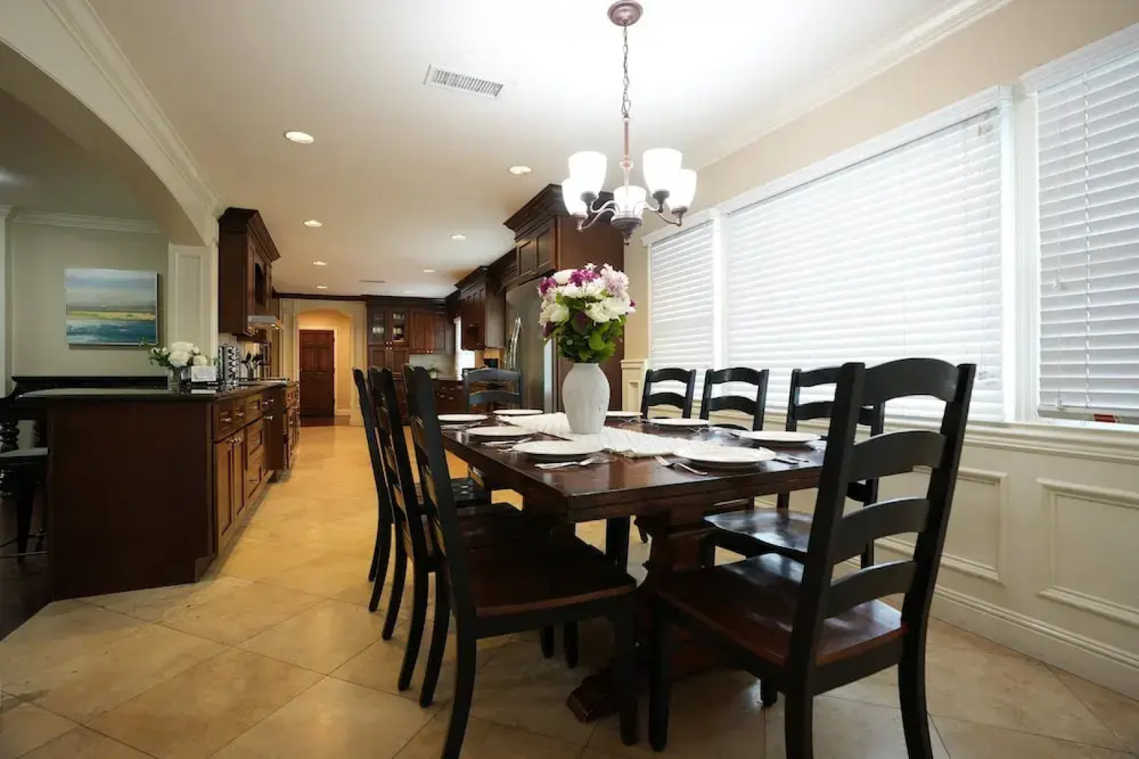 Incredible Estate 5 Bedrooms 3 Bathroom W/resort Style Rock Pool & Jacuzzi