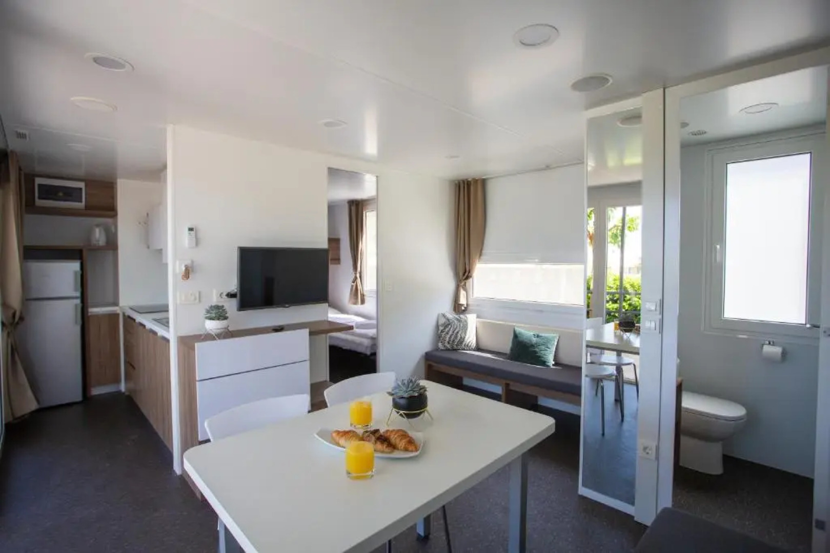 Poseidon Mobile Home Resort - Campsite