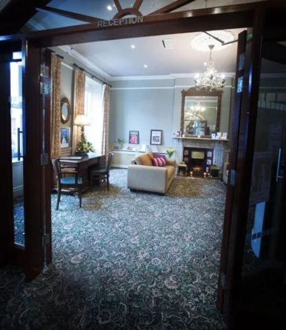 Brogans Bar & Guesthouse