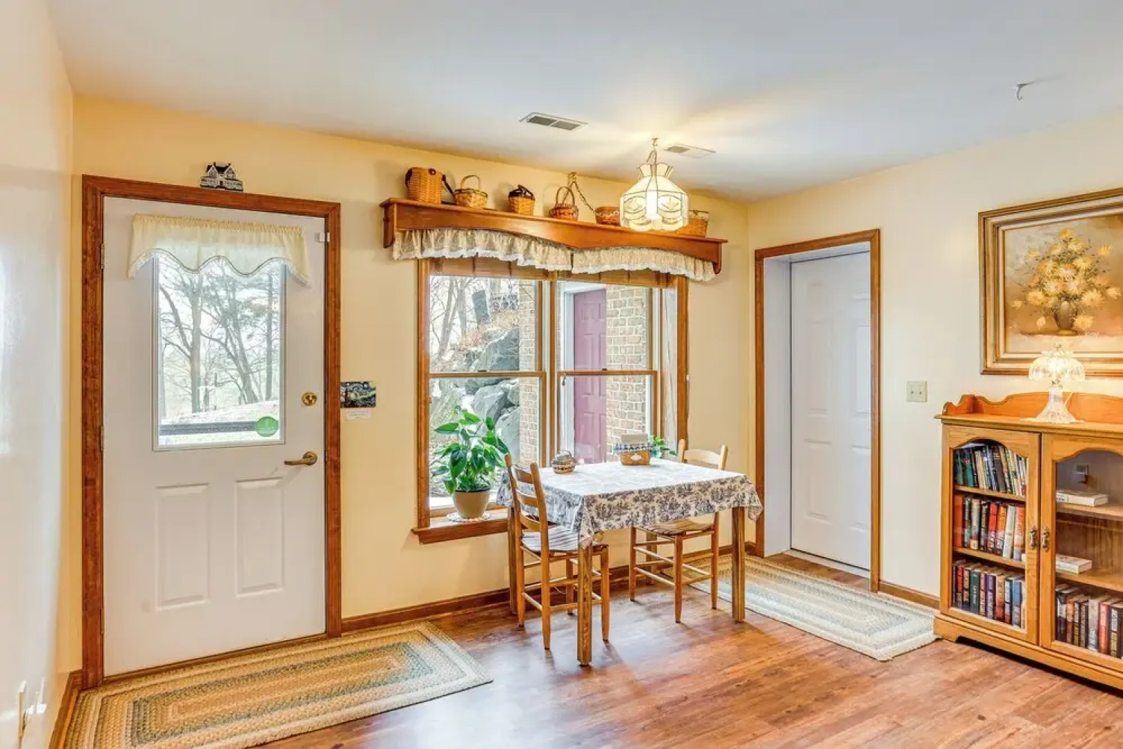 Charming Apartment w/ Yard & Beautiful Gardens!