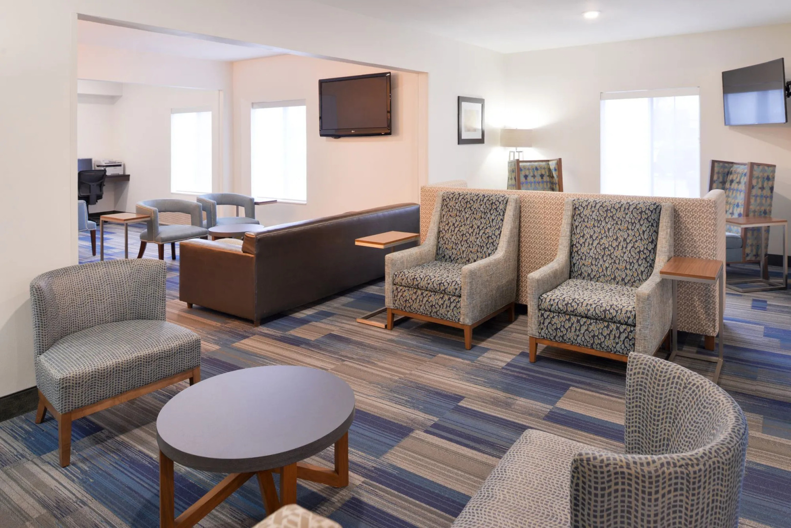 Holiday Inn Express & Suites Sioux Falls At Empire Mall by IHG