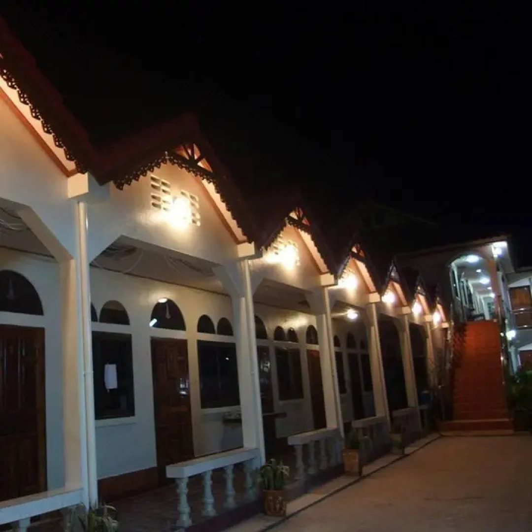 Sangthongrimkhong Hotel