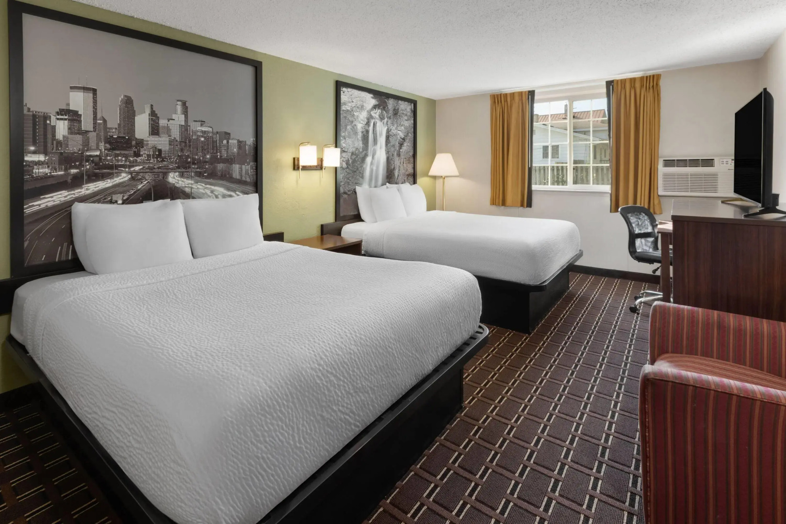 Super 8 by Wyndham Winona MN