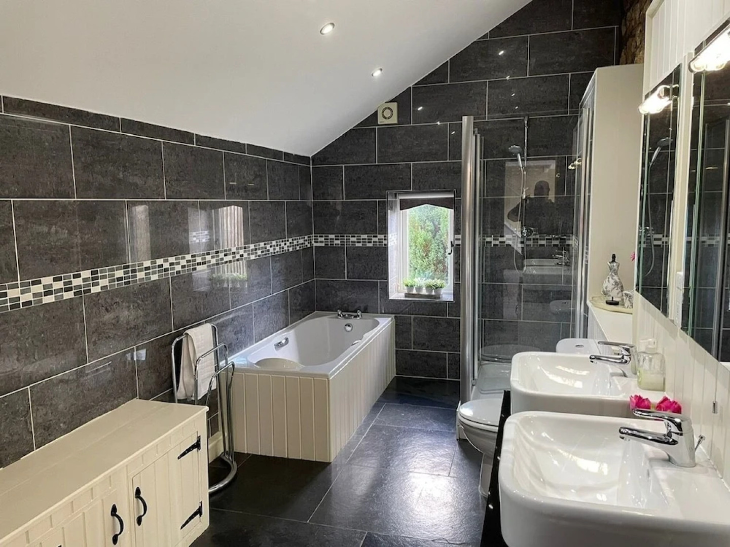 Rhiwddu Barns - Brecon Beacons National Park