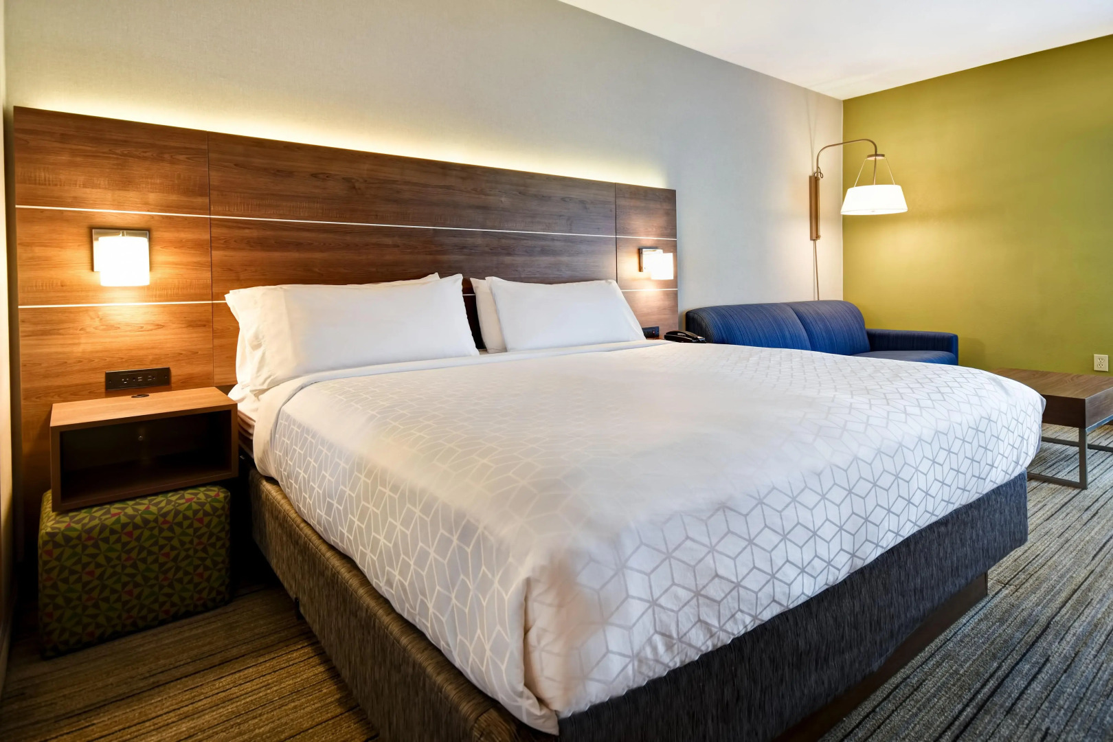 Holiday Inn Express Newport North - Middletown by IHG