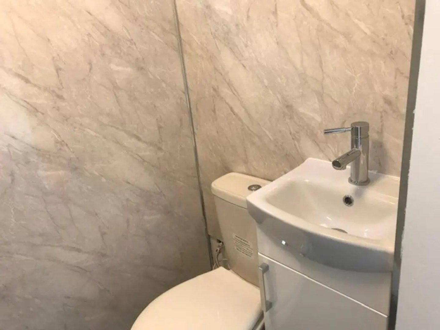 Newly Built Studio Guest House, 25 mins to London, close to Bluewater