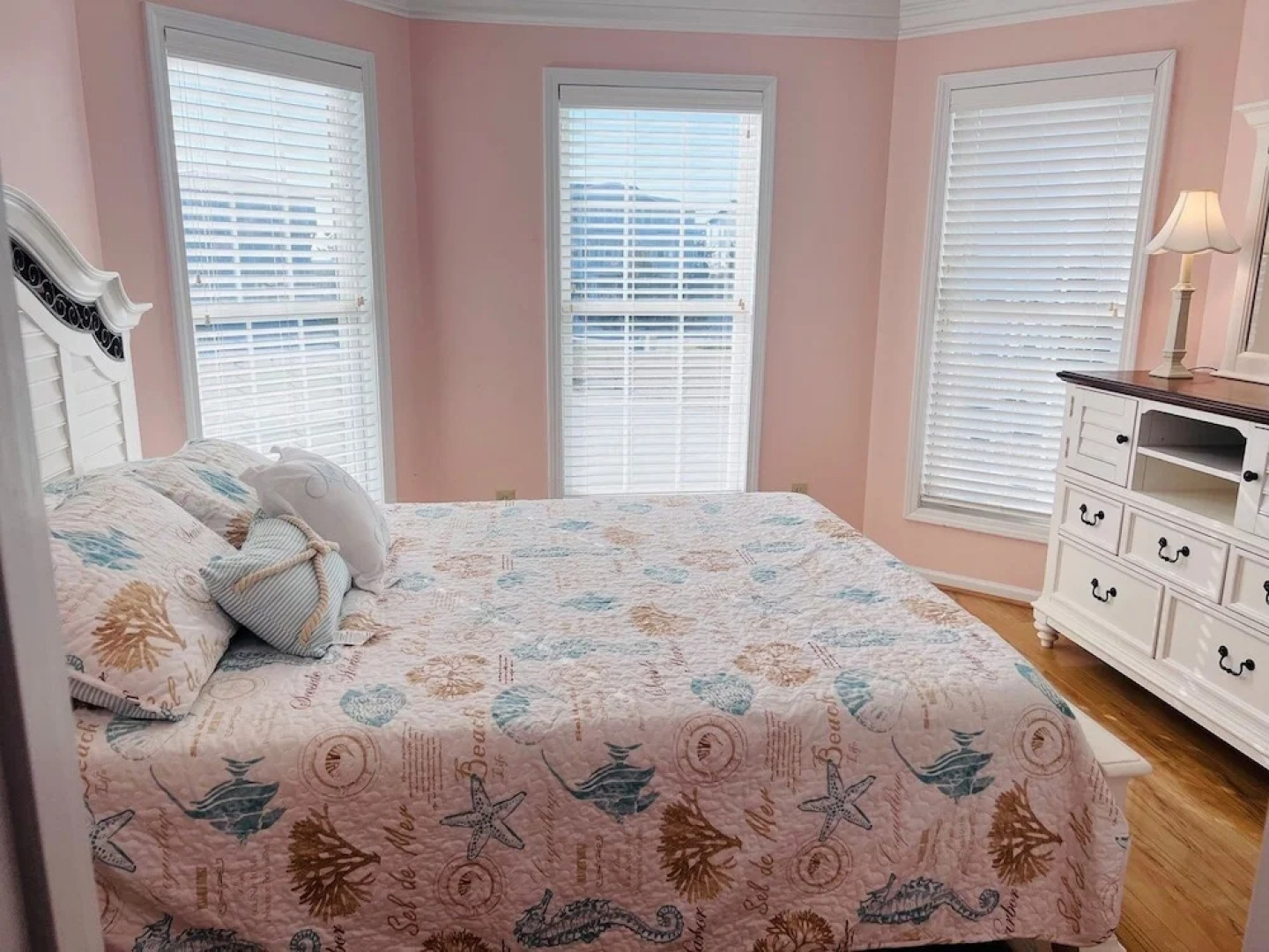 Victoria - 3 Br Home