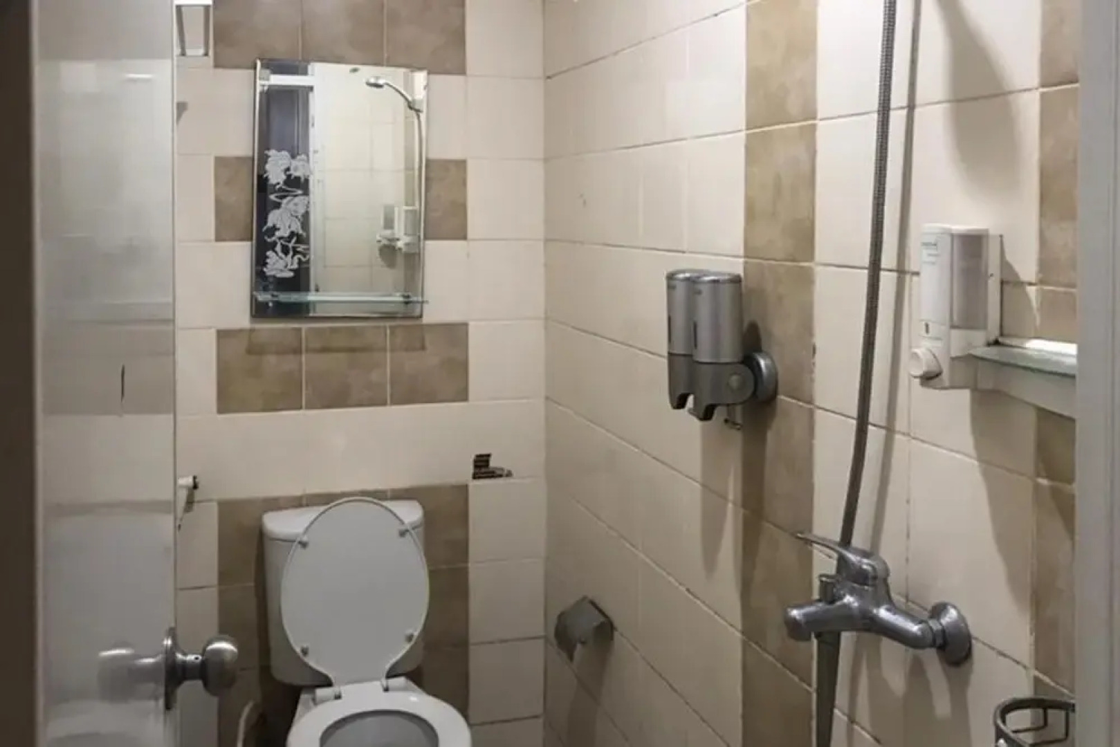 Apartemen The Edge Baros - Kamarku