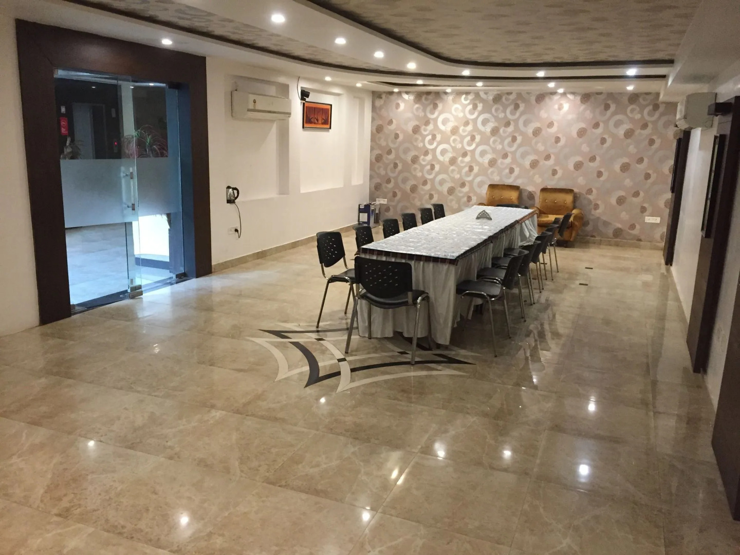 OYO Rooms Mall Road Cantonment