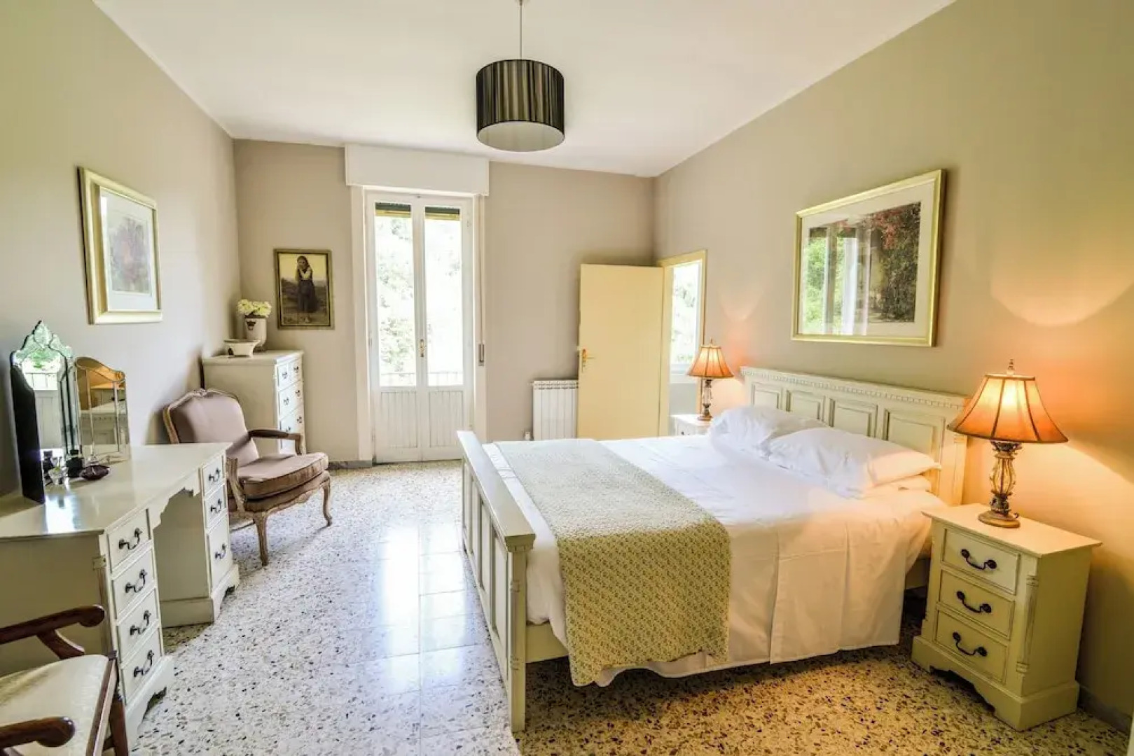 Villa 3 Bed 4 Bath Sleeps 8 Pool Hot tub Air Con