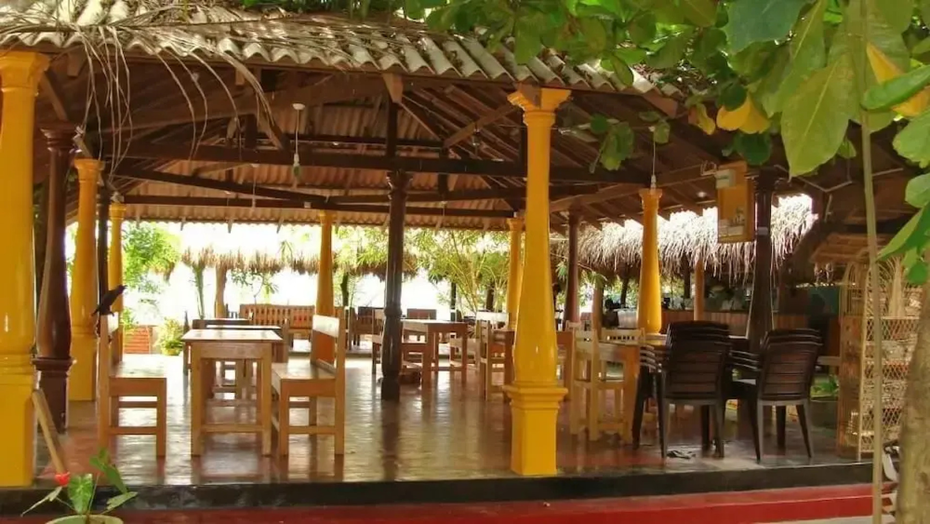 Rupa's Hotel Arugambay