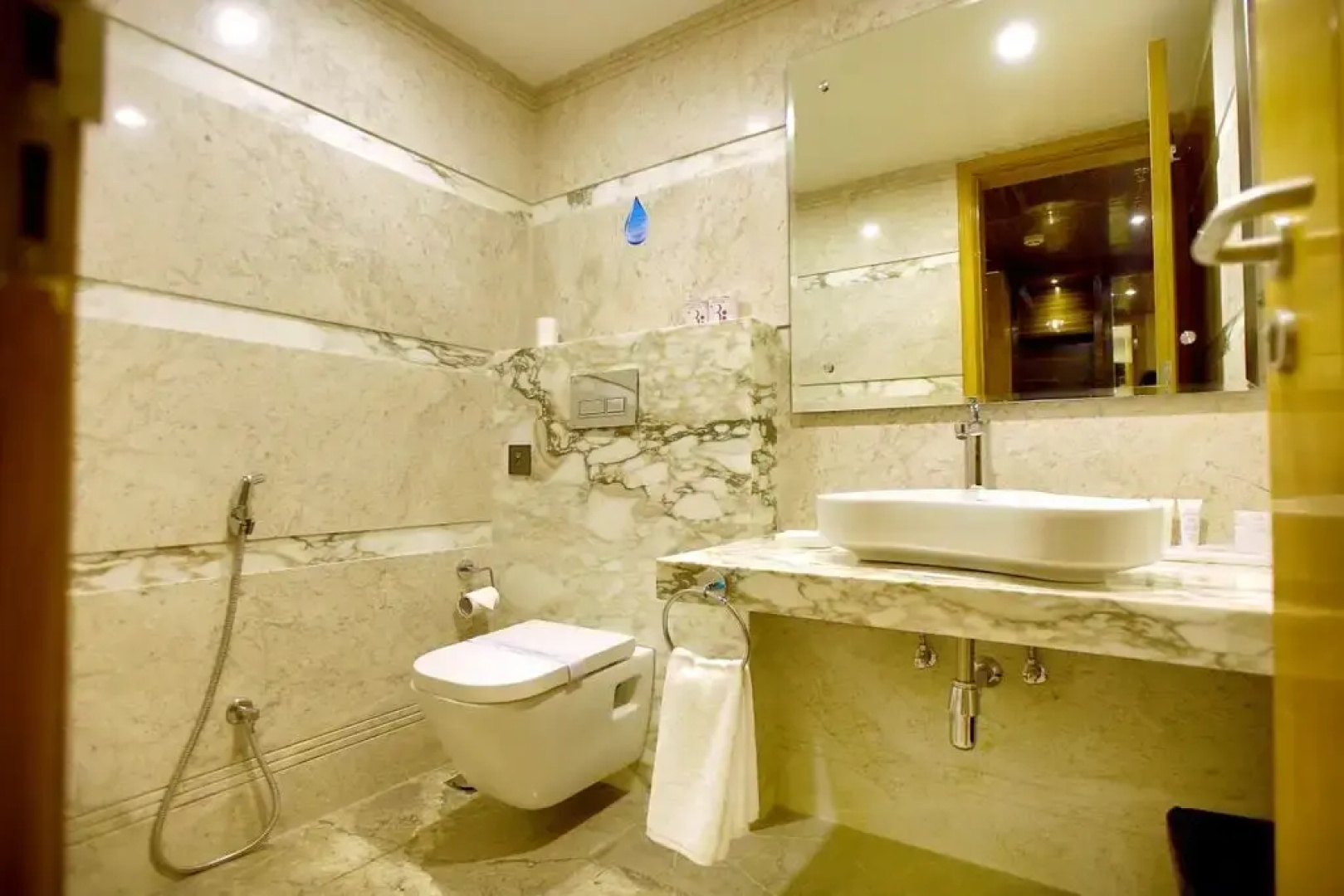 Regenta Central The Crystal