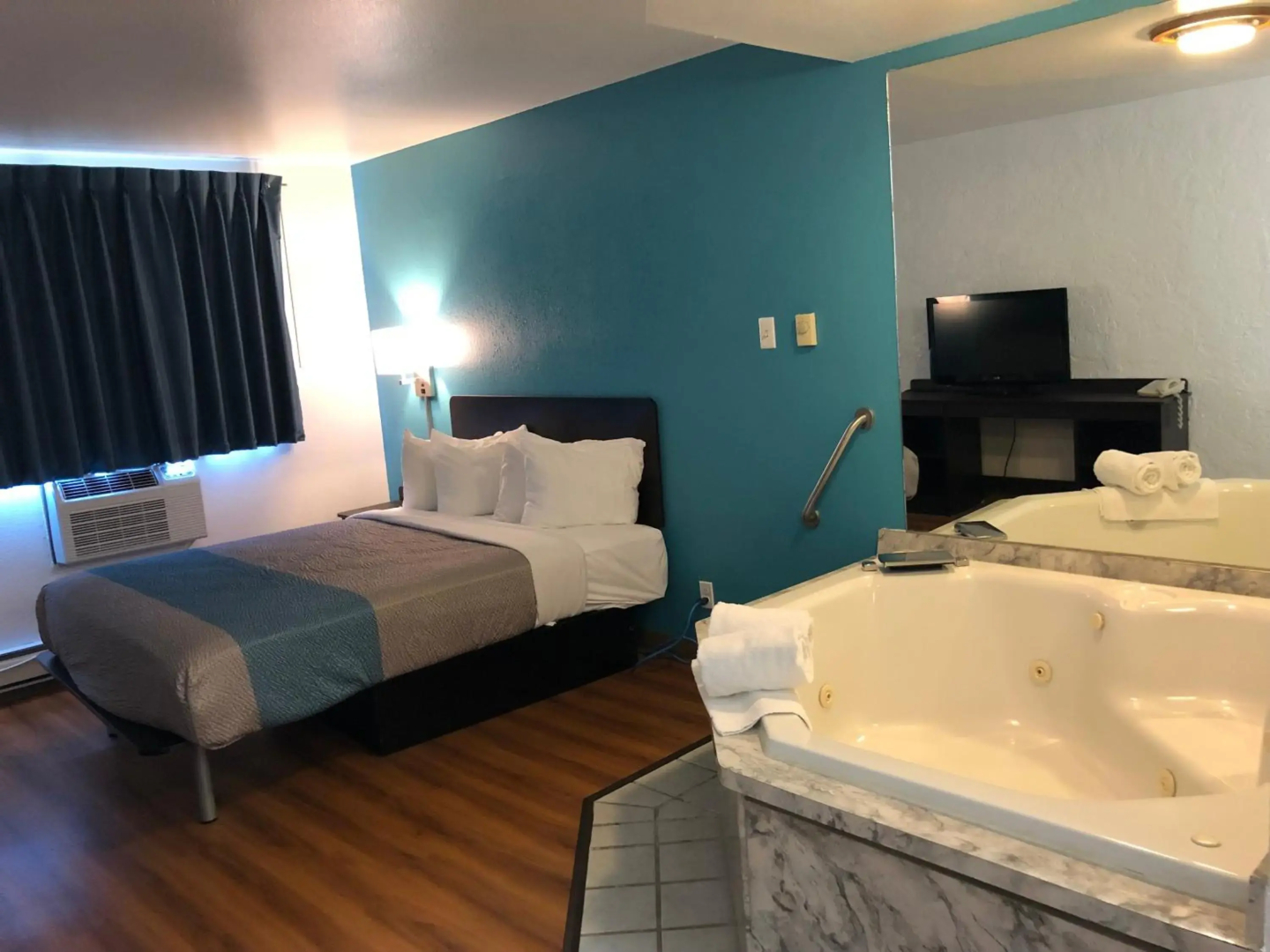 Motel 6 La Crosse, WI