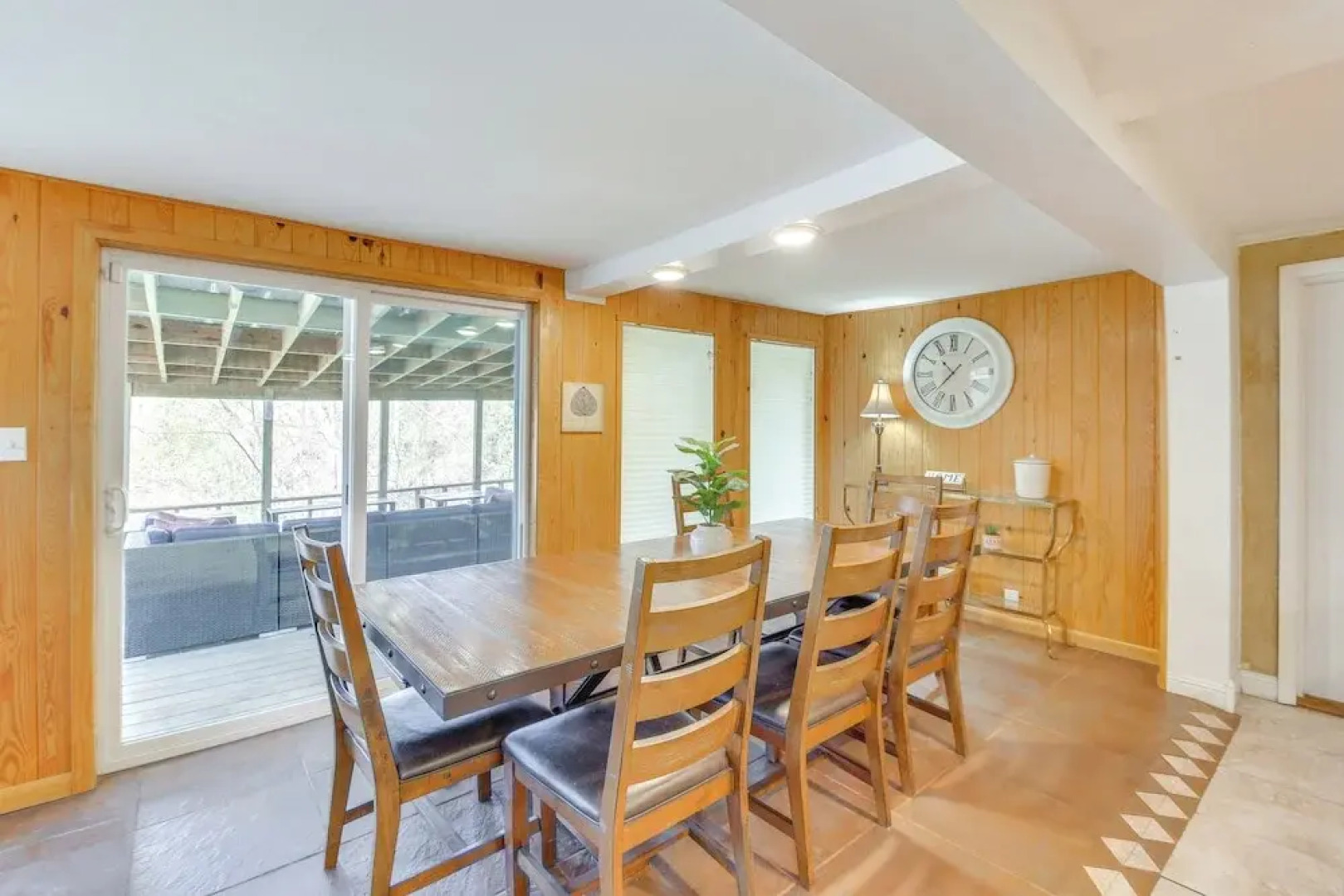 Lake Hamilton Family Gem: Hot Tub & Boat Slip!