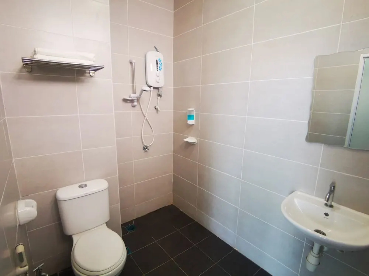 BM City Room and Apartment