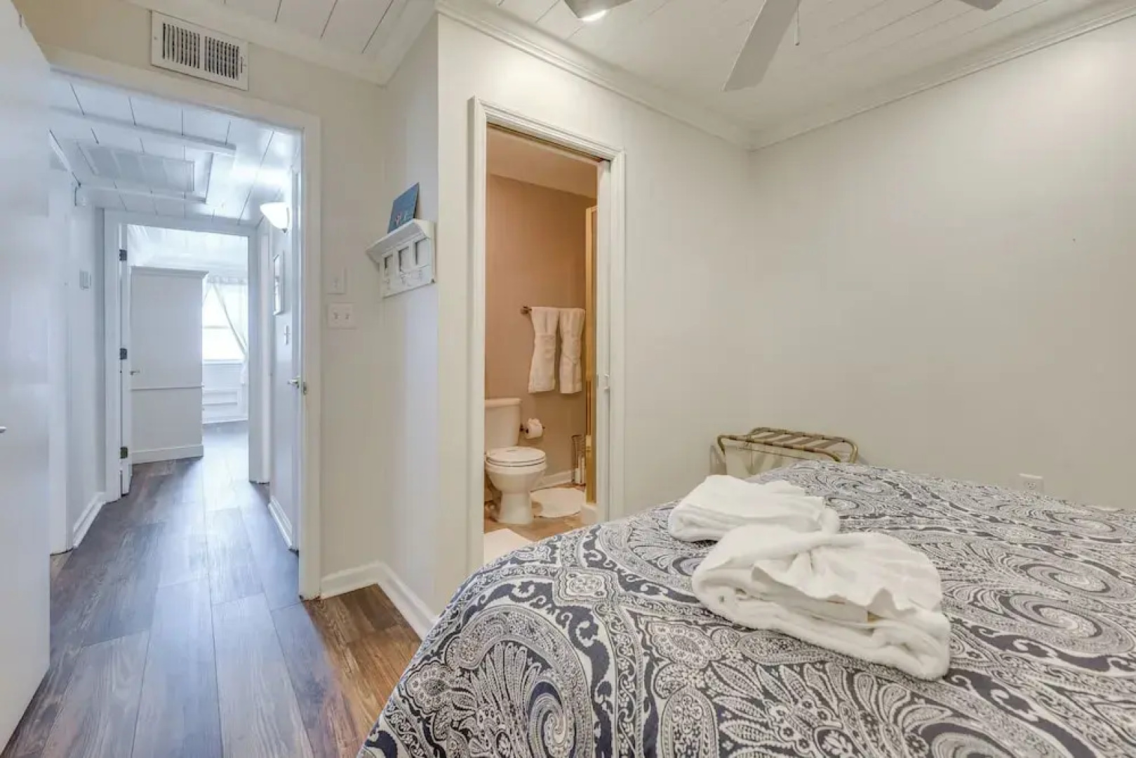 Walk to Beach & Marsh: Condo in Murrells Inlet