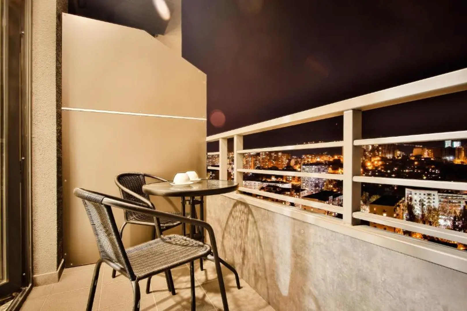 Амери Плаза