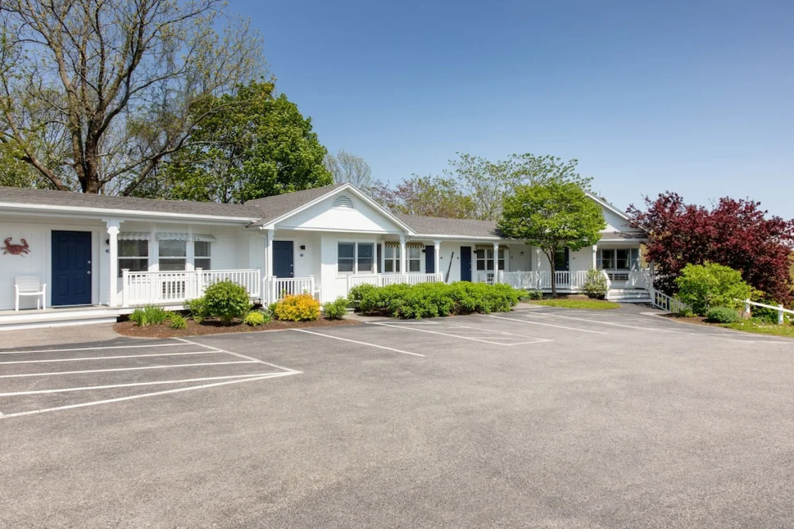 Glen Cove Inn & Suites