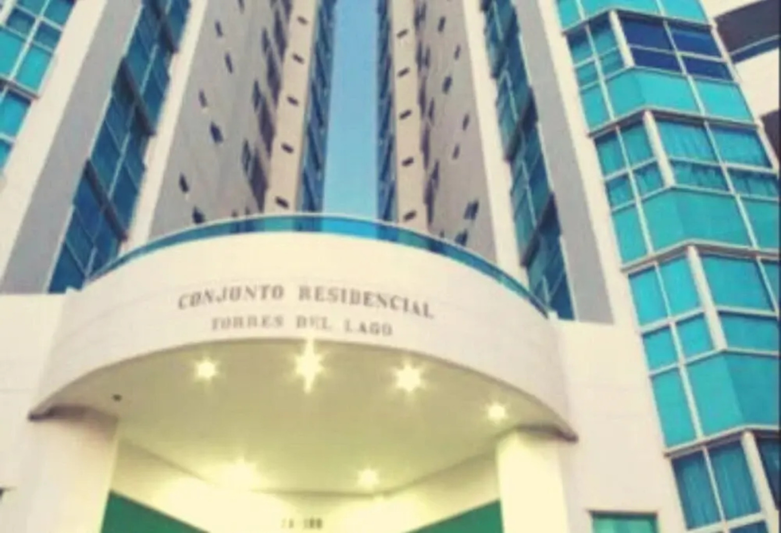 Torres del Lago Apartments