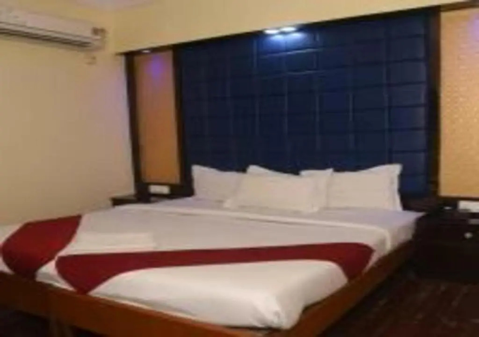 Hotel Rajhans International