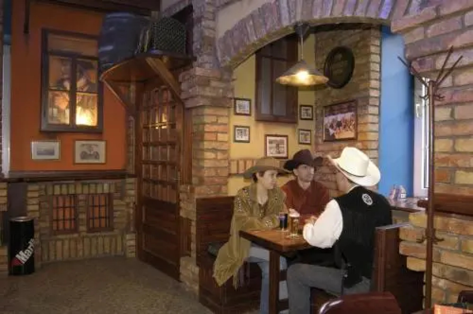 Kaloz Fregatt Panzio & Etterem